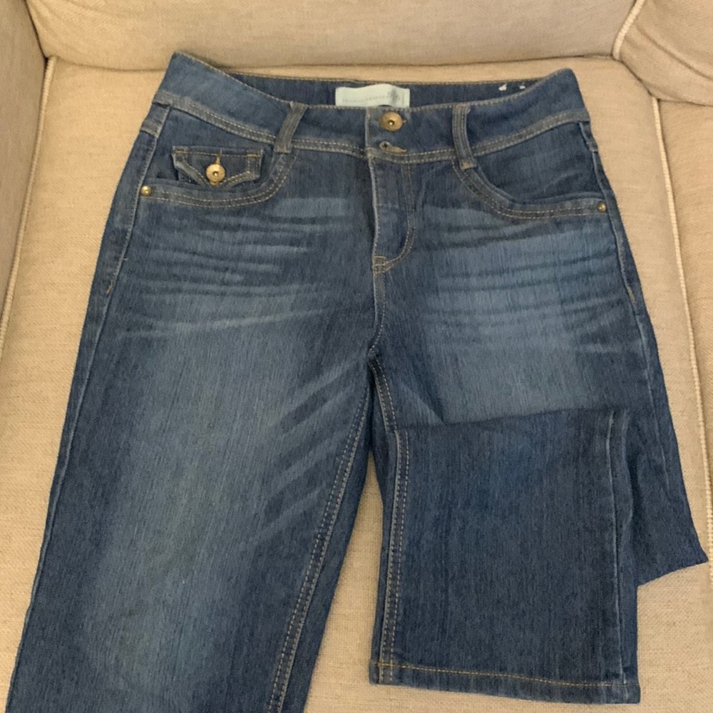 Artisan crafted capris jeans